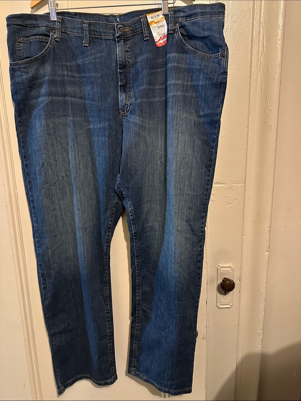 Vintage Men's Wrangler Dark Blue Straight-Leg Jeans. 46 W x 34” L.